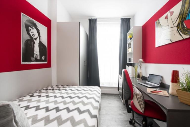 English school in Edinburgh Kaplan International